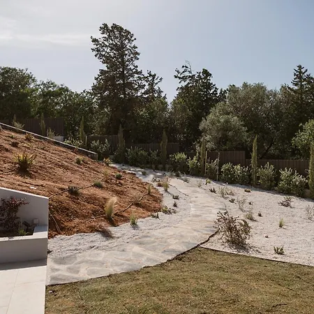 Eleven Sundays Retreat Escape By Etouri *